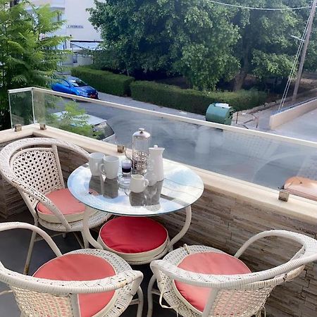 Next To The Beach Mackenzie Studio Apartment Larnaca Bagian luar foto