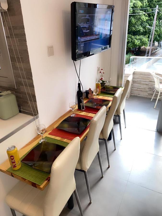 Next To The Beach Mackenzie Studio Apartment Larnaca Bagian luar foto