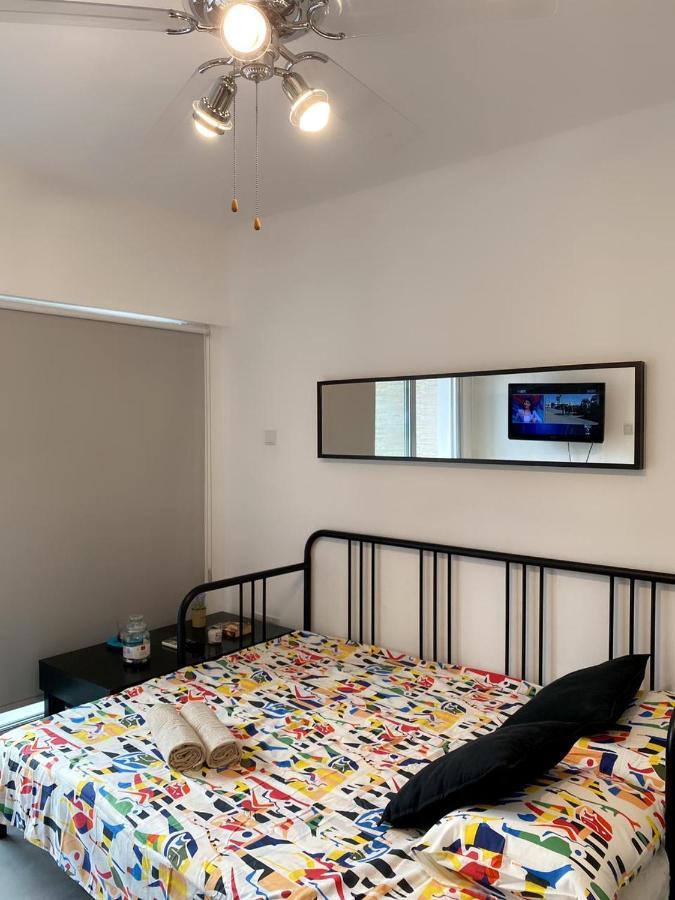 Next To The Beach Mackenzie Studio Apartment Larnaca Bagian luar foto