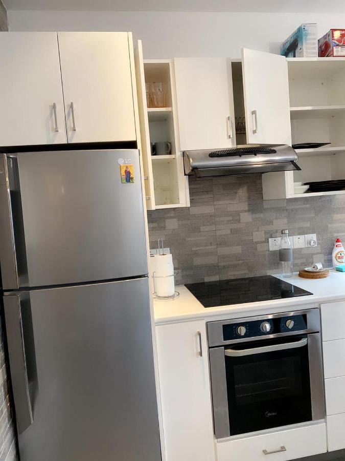 Next To The Beach Mackenzie Studio Apartment Larnaca Bagian luar foto