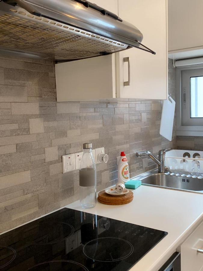 Next To The Beach Mackenzie Studio Apartment Larnaca Bagian luar foto